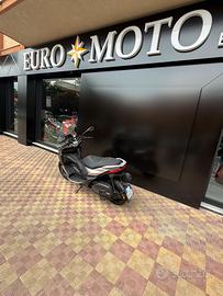 Aprilia SR GT 200