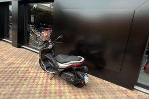 Aprilia SR GT 200