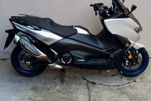 Yamaha TMAX SX