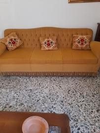 divanoletto  in velluto ocra