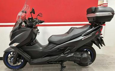 SUZUKI Burgman AN 400 con baule