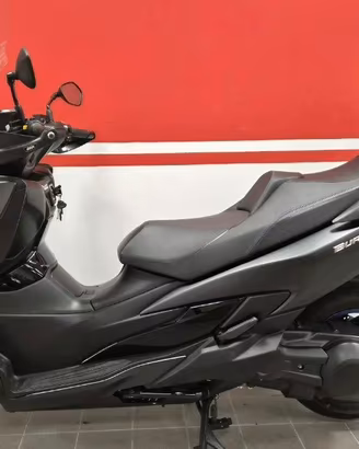 SUZUKI Burgman AN 400 con baule