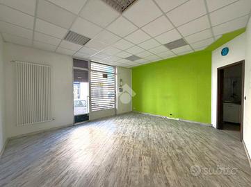 NEGOZIO A GRUGLIASCO