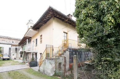 CASA SEMINDIPENDENTE A LUSERNA SAN GIOVANNI