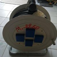 Avvolgicavo elettrico con 4 attacchi industriali