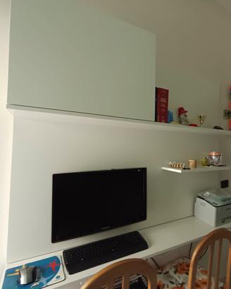 Parete attrezzata cameretta in legno massello 