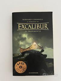 Libro bernard cornwell excalibur il tradimento