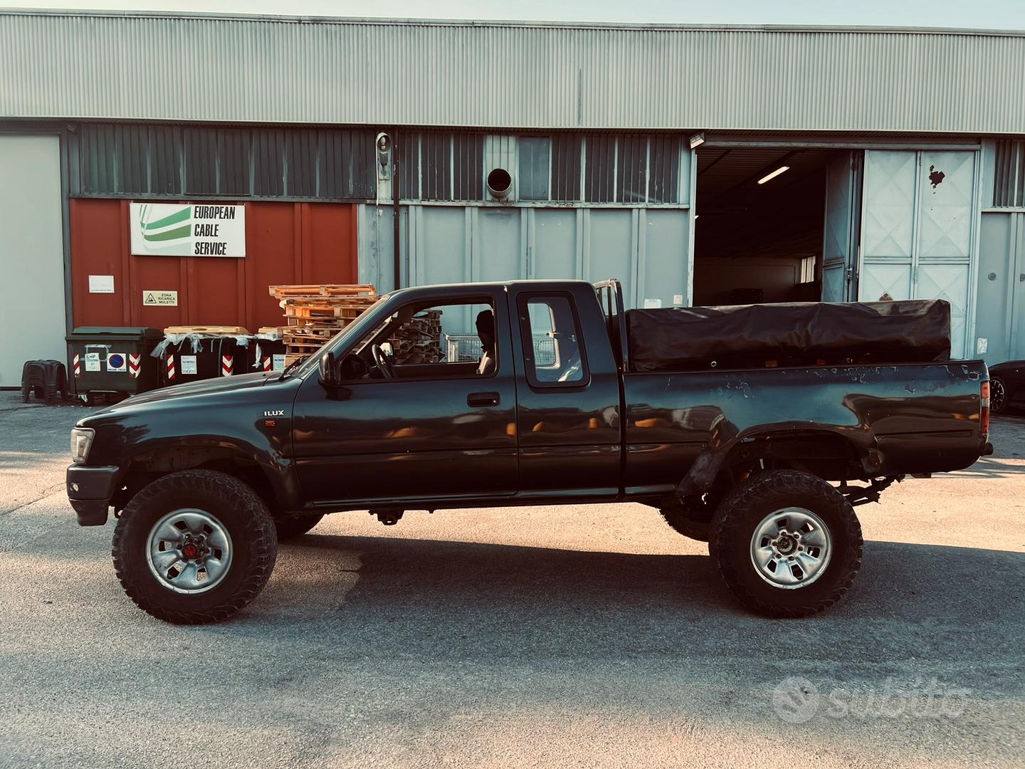 Toyota Hilux 1996 photo 4