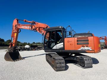 ESCAVATORE CINGOLATO HITACHI ZX 240 N-6