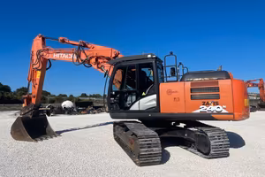 ESCAVATORE CINGOLATO HITACHI ZX 240 N-6