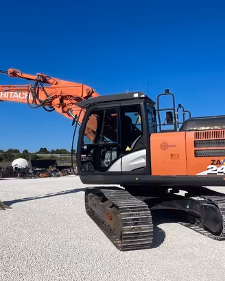 ESCAVATORE CINGOLATO HITACHI ZX 240 N-6