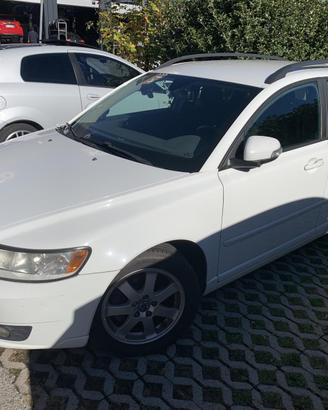 Volvo v 50 D2 Polar bianca