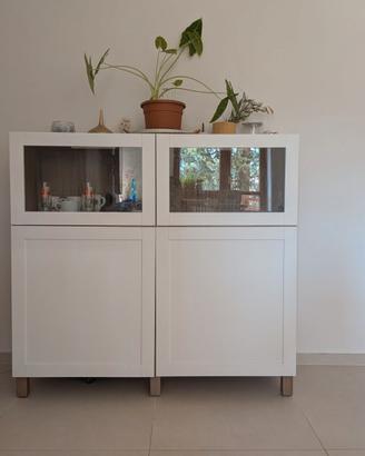 Mobile soggiorno Ikea Besta con vetrina