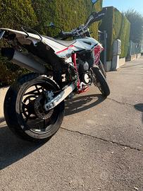 Moto SWM SM125R