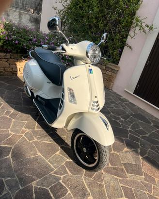 Vespa GTS 300 super