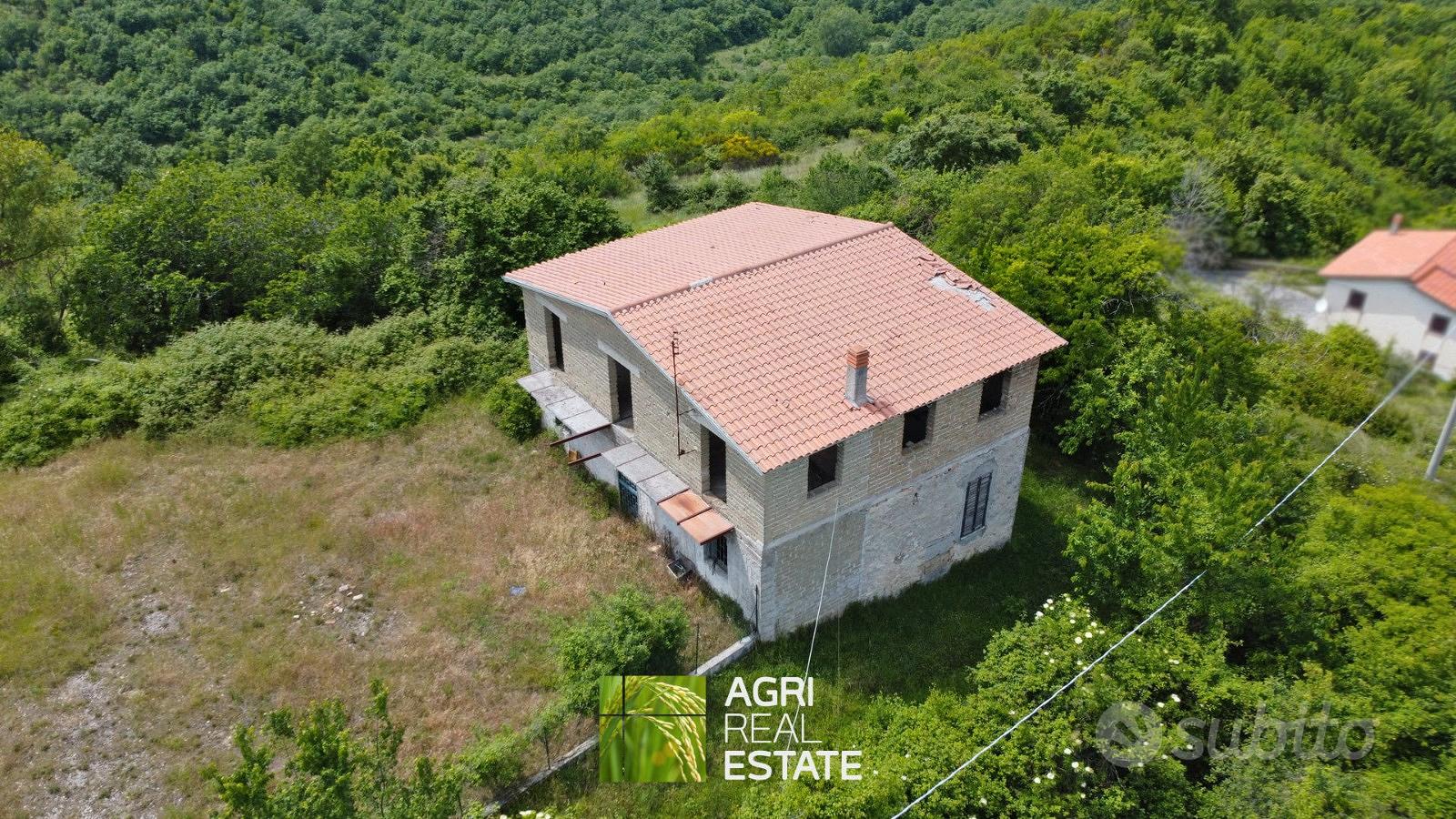 Abitazione da ristrutturare con 18 HA di terreno - Vista 4