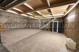 Box auto 66 mq con soppalco