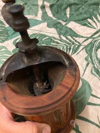 Macinino per il caffe ancora funzionante