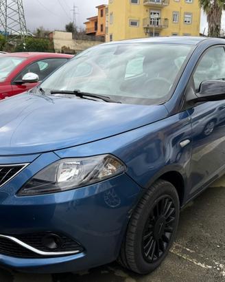 Lancia Ypsilon 1.0 FireFly 5 porte S&S Hybrid Ecoc
