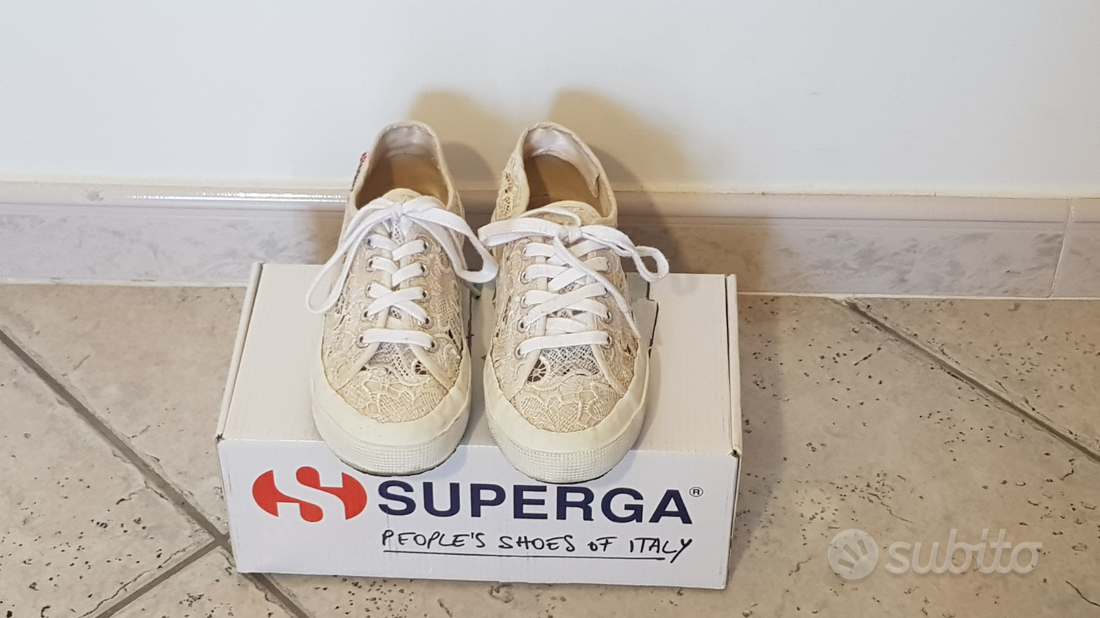 Superga di pizzo bianche sale