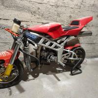 Due Minimoto, più pezzi ricambio.