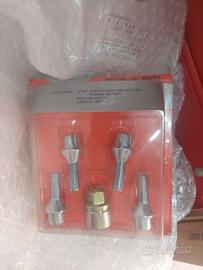 PERNI ANTIFURTO NUOVI PER AUTO PANDA /RITMO ECC