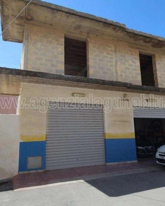 Rustico di 160 mq con 140 mq di locale artigianale