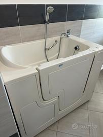Vasca da bagno per disabili/anziani