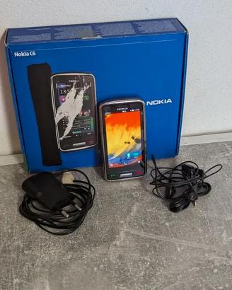 Nokia C6-01 vintage con scatola e accessori