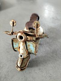 modellino di vespa in metallo vintage