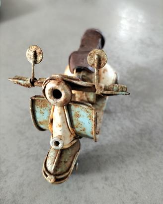 modellino di vespa in metallo vintage