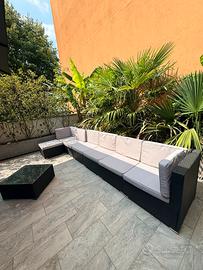 Divano  modulare in rattan con tavolino 5/6 posti