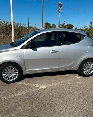 Lancia Ypsilon 1.3 MJT 16V 95 CV 5 porte S&S Gold