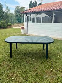 Tavolo da giardino