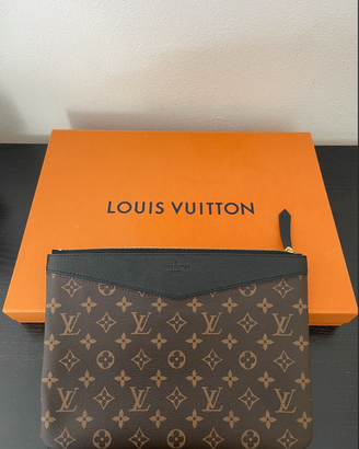 Pochette Daily Louis Vuitton