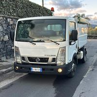 Camion per raccolta rifiuti patente B