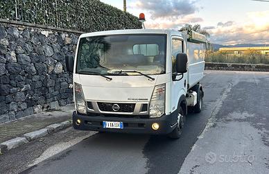 Camion per raccolta rifiuti patente B