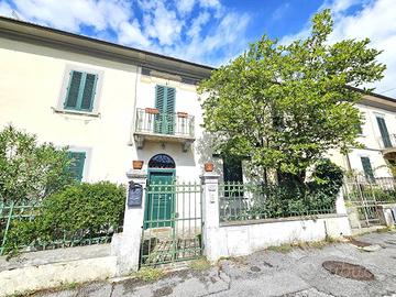 Casa indipendente di 200 m² con 4 locali a Pistoia