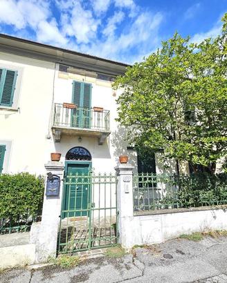 Casa indipendente di 200 m² con 4 locali a Pistoia
