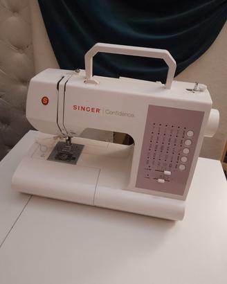 Macchina da cucire Singer  Confidenze  come nuova