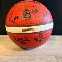 Pallone Virtus Segafredo Bologna autografato