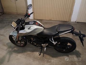 Honda cb125r