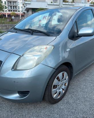 Toyota yaris 1.3 5porte