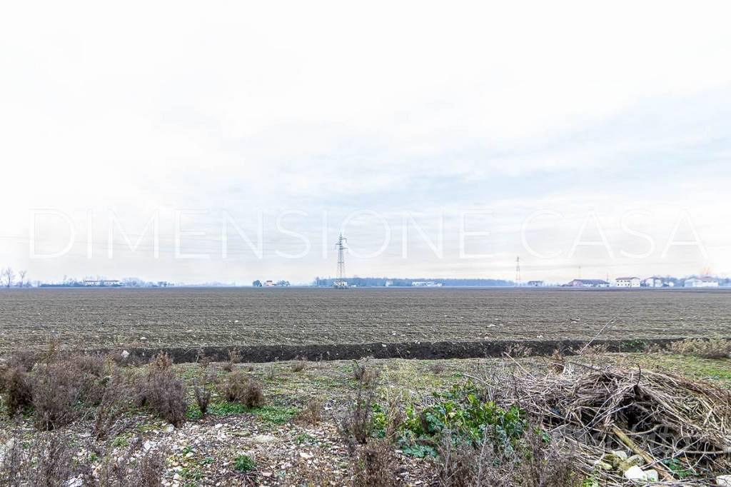 Terreno di 54365 m² a Camposanto - Vista 2