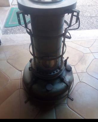 Riscaldamento a petrolio vintage 