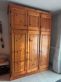 Armadio 3 ante in pino di Svezia