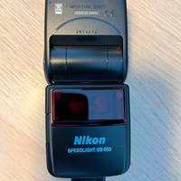 Nikon SB600 con custodia