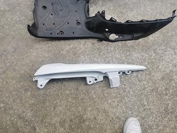 pedana scooter yamaha xenter 125 anno 2017 