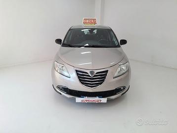 lancia Ypsilon automatica 