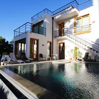 Torre Colonna House piscina e mare